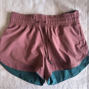 Choose a side reversible shorts